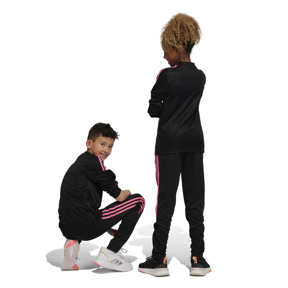 product/2/0/2025_09_adidas_il9558_7_apparel_on_model_standard_unisex_back_view_white.jpg