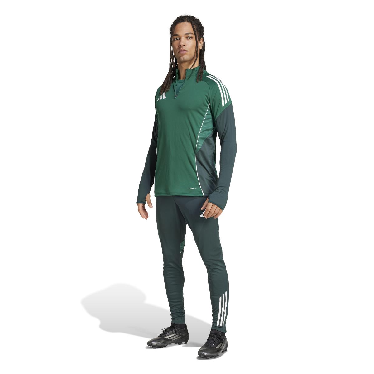 product/2/0/2025_09_adidas_ji8938_7_apparel_on_model_standard_outfit_view_white.jpg