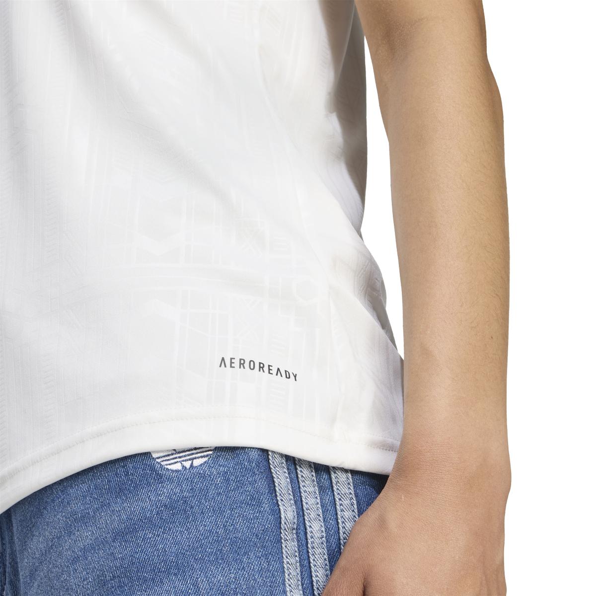 product/2/0/2025_adidas_ji9545_7_apparel_on_model_detail_view_2_transparent.jpg