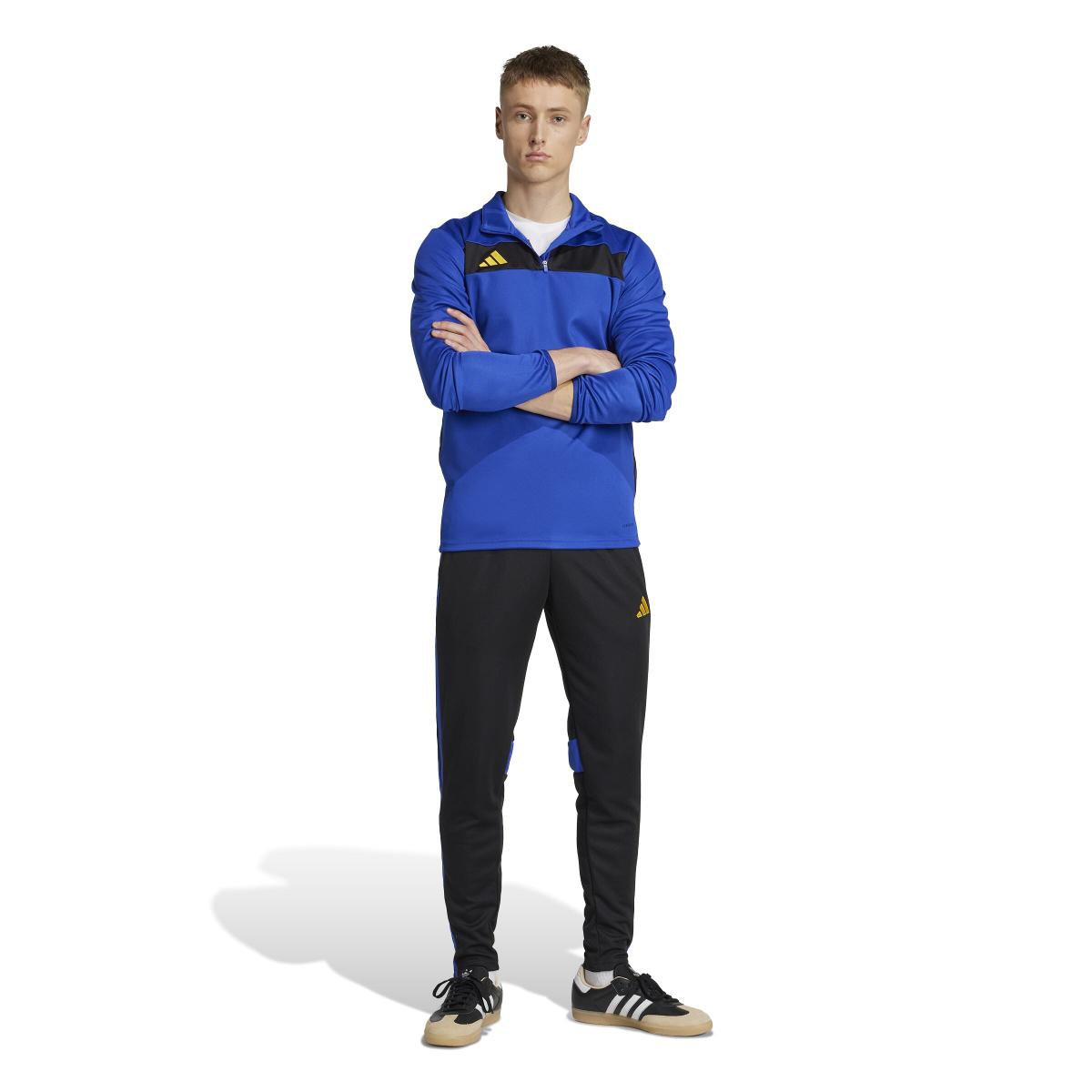 product/2/0/2025_adidas_jw4605_5_apparel_on_model_standard_outfit_view_white.jpg