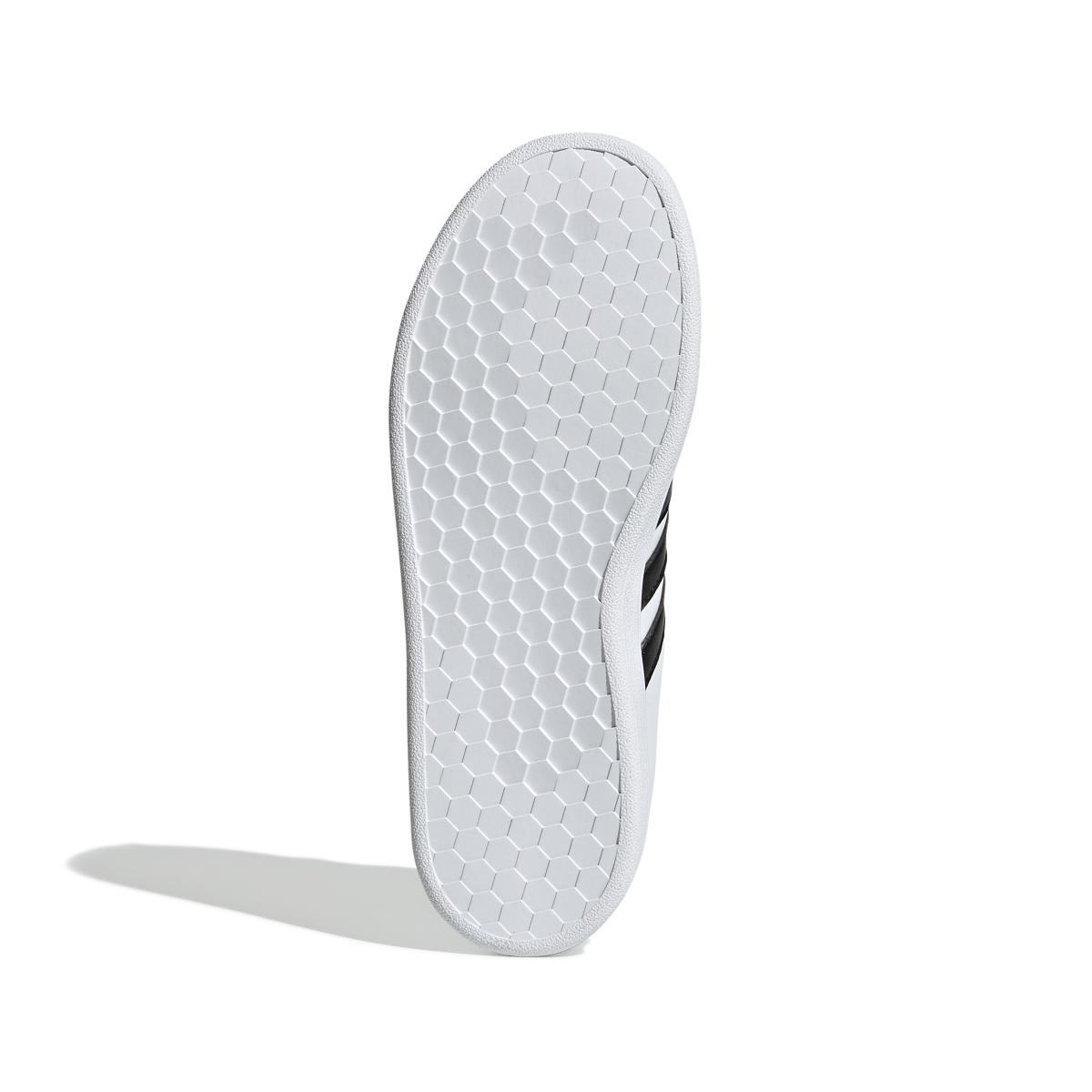 product/a/d/adidas_ef0103_4_footwear_photography_bottom_view_white_000.jpg