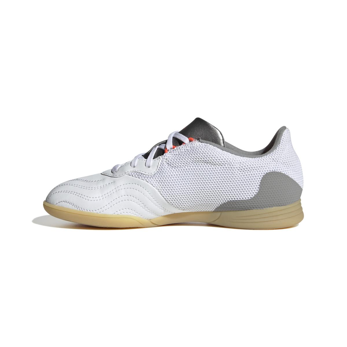 product/a/d/adidas_fy6158_5_footwear_photography_side_medial_center_view_white_000.jpg