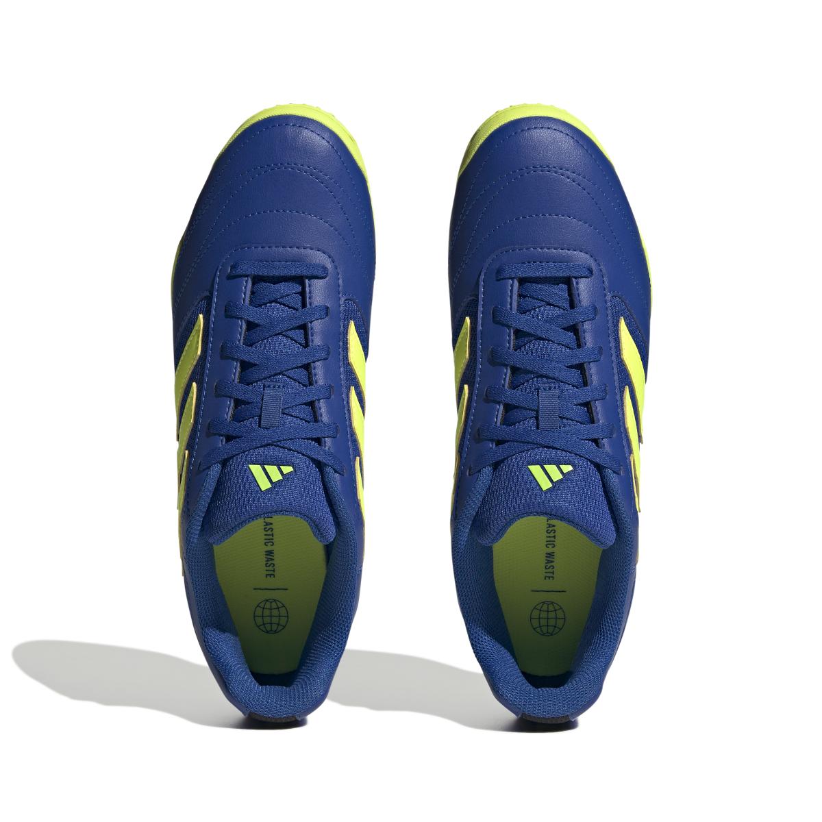 product/a/d/adidas_gz2558_2_footwear_photography_top_portrait_view_white_000.jpg