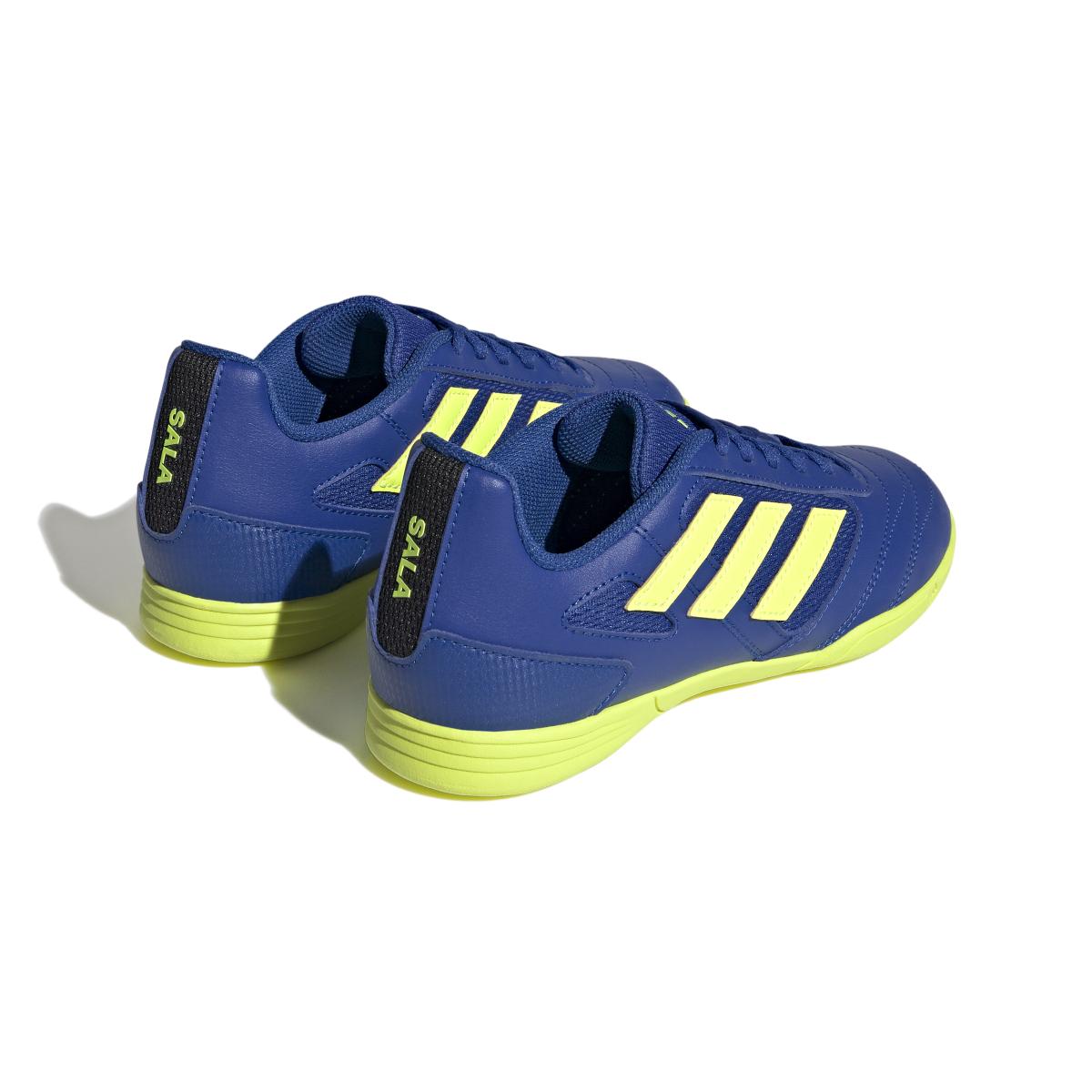 product/a/d/adidas_gz2562_6_footwear_photography_back_lateral_top_view_white_000.jpg