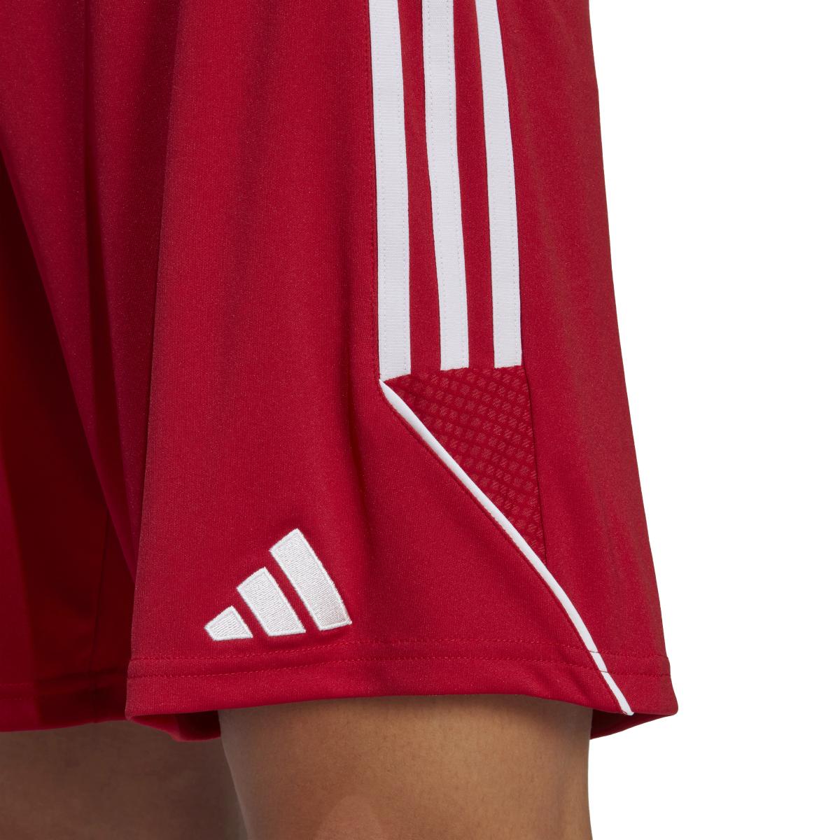 product/a/d/adidas_ib8082_8_apparel_on_model_detail_view_1_white-nw032624.jpg