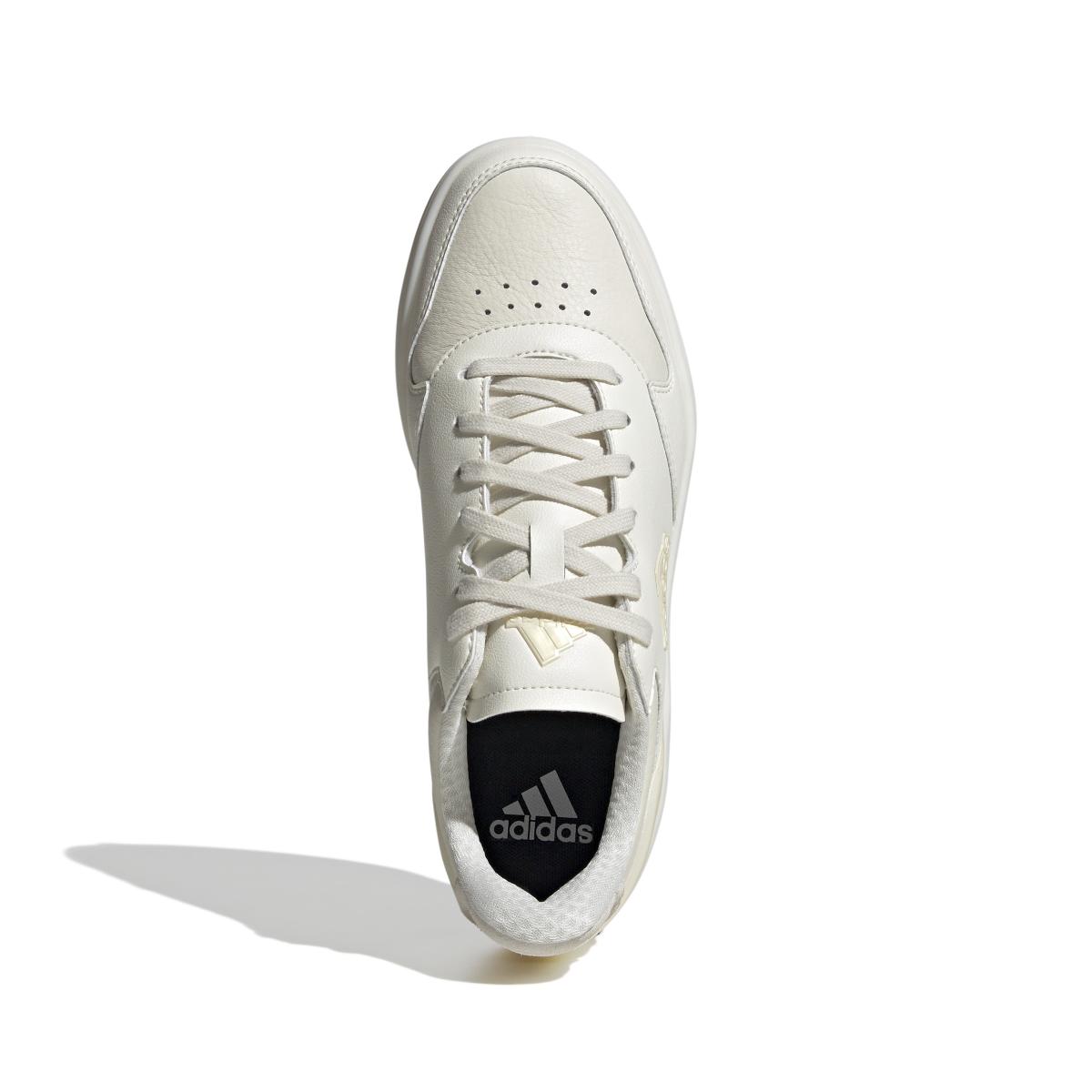 product/a/d/adidas_id5575_3_footwear_photography_top_portrait_view_white-030824.jpg