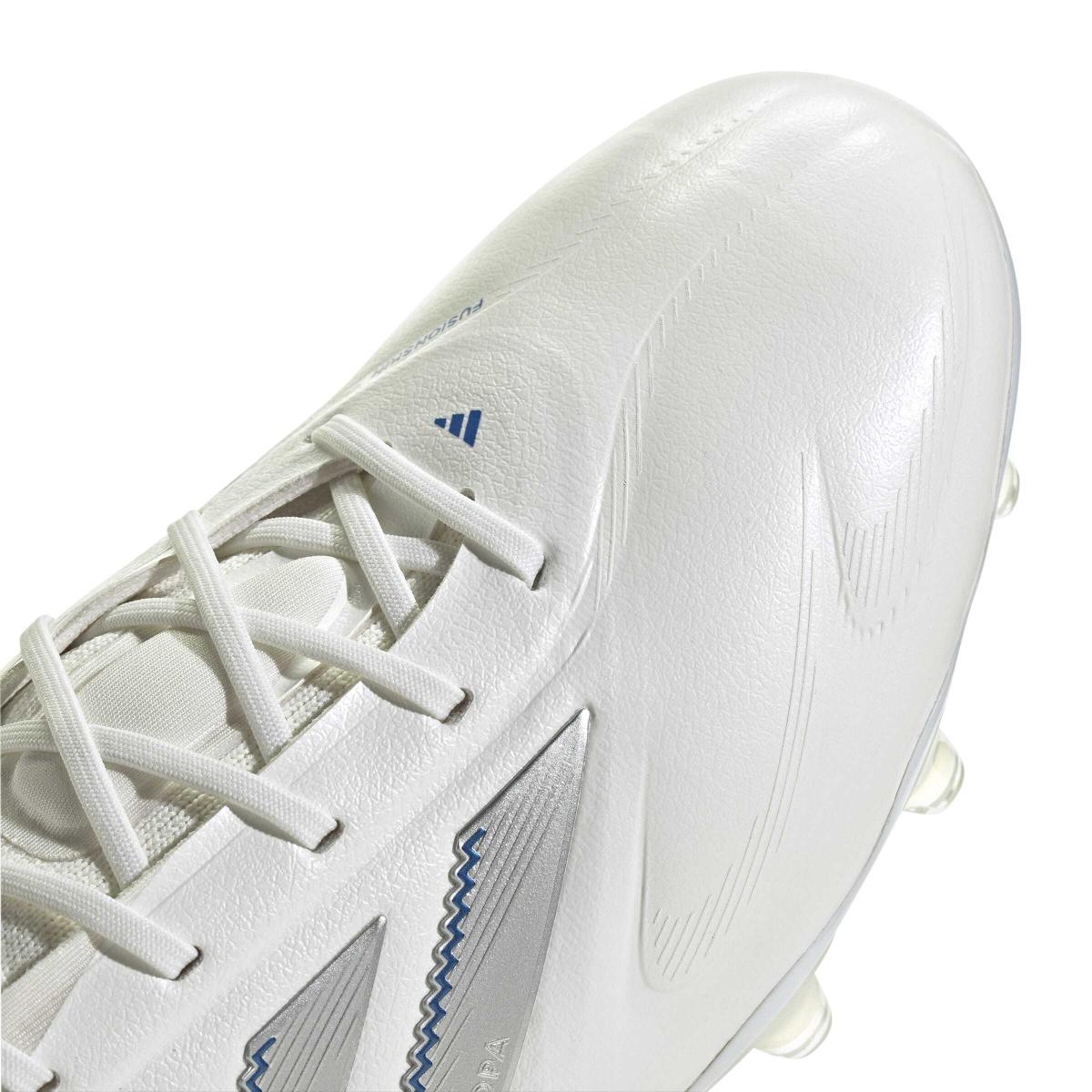 product/a/d/adidas_id9040_7_footwear_photography_detail_view_1_white-nw091625.jpg