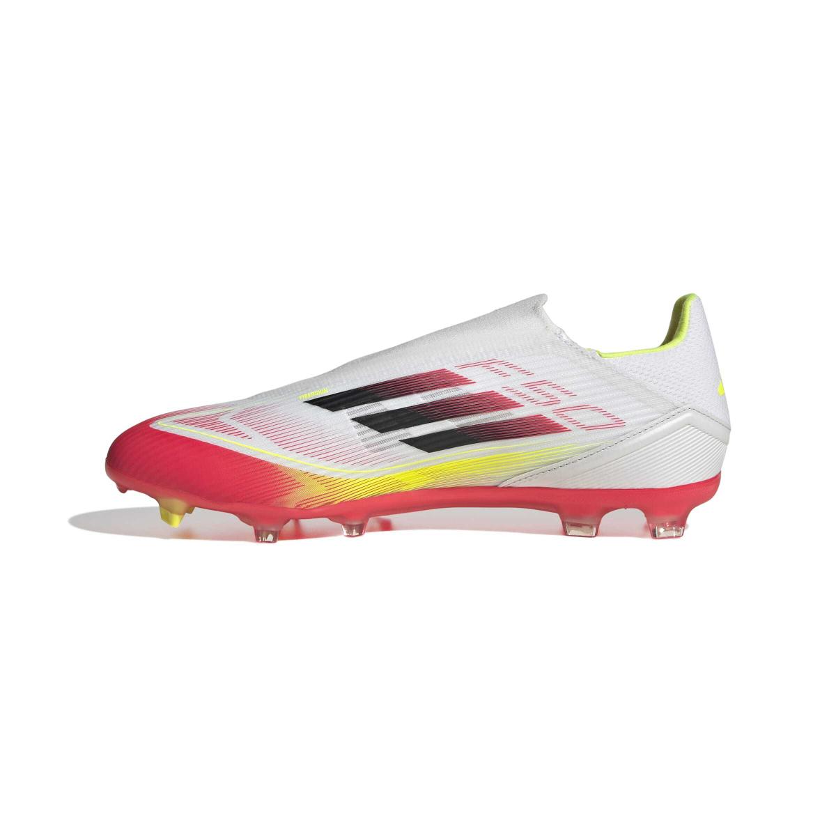 product/a/d/adidas_ie1239_4_footwear_photography_side_medial_center_view_white-nw091625.jpg