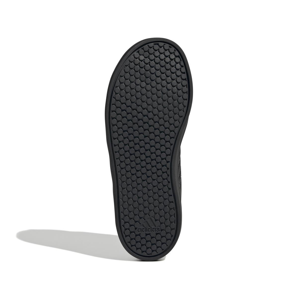product/a/d/adidas_ie3473_4_footwear_photography_bottom_view_white.jpg