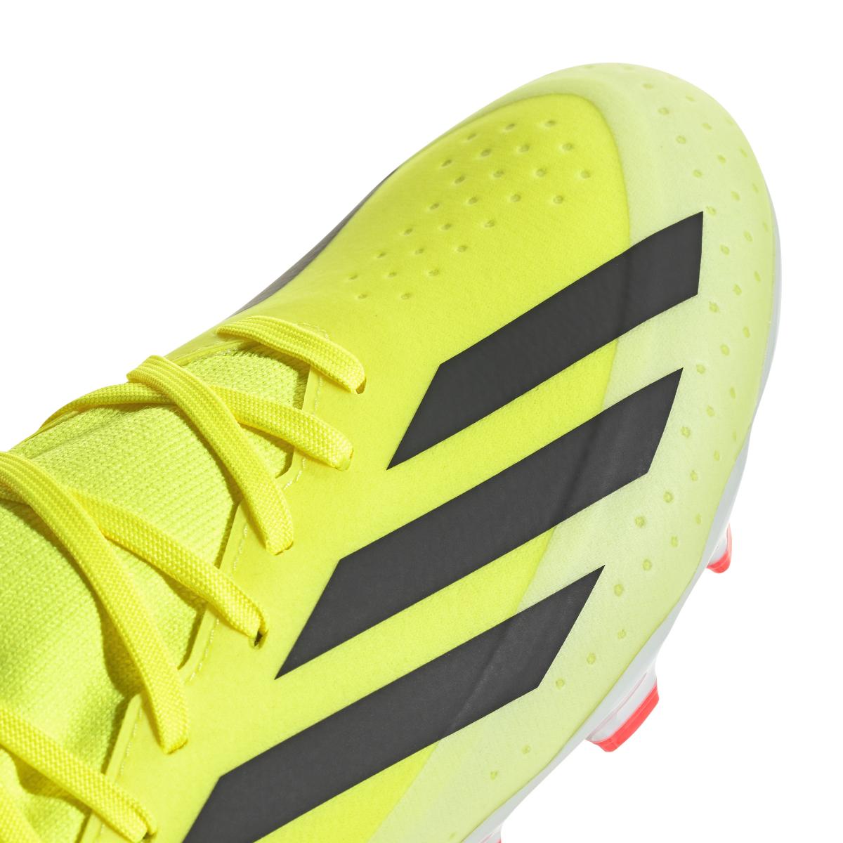 product/a/d/adidas_if0696_7_footwear_photography_detail_view_1_white-new0201.jpg