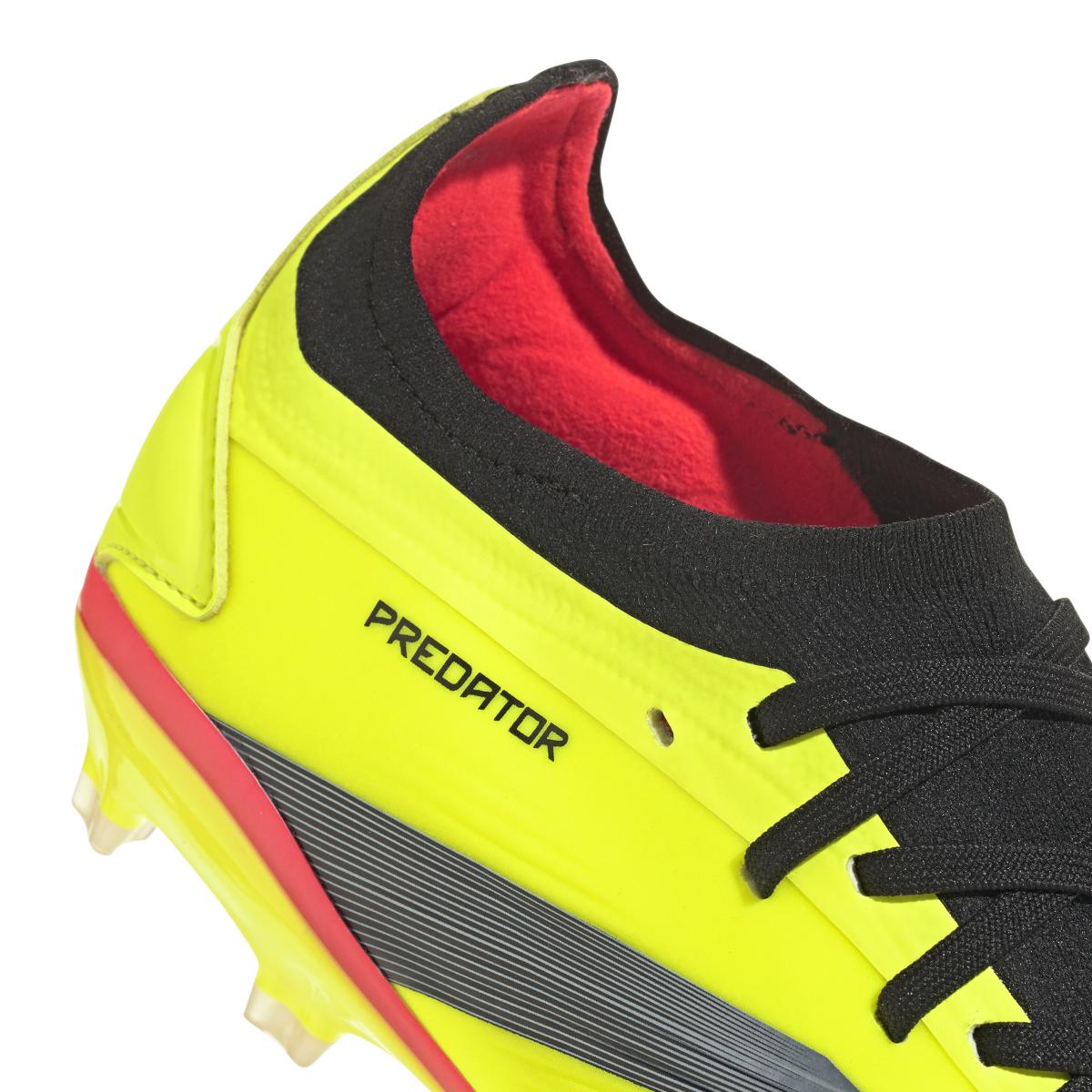 product/a/d/adidas_ig7776_7_footwear_photography_detail_view_1_white.jpg