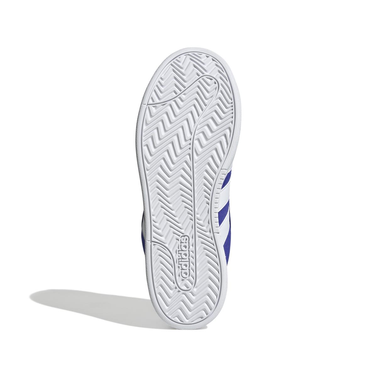 product/a/d/adidas_ih3846_4_footwear_photography_bottom_view_whiterep2.jpg