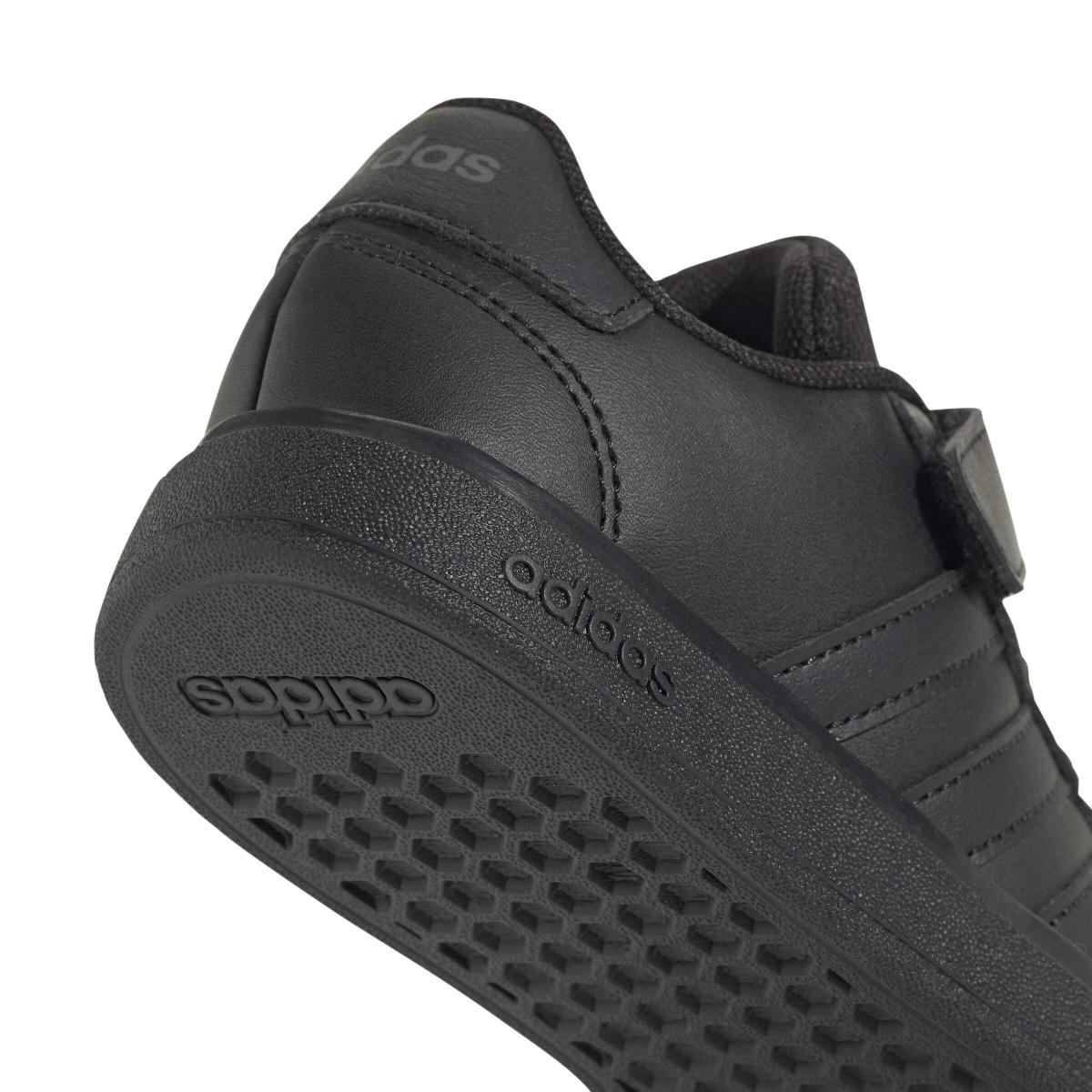 product/a/d/adidas_ih5530_8_footwear_photography_detail_view_1_white-nw091625.jpg