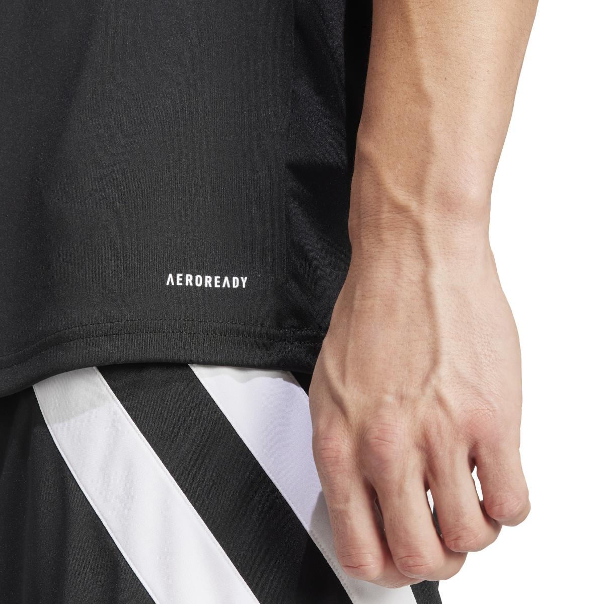 product/a/d/adidas_ik5739_10_apparel_on_model_detail_view_2_white.jpg