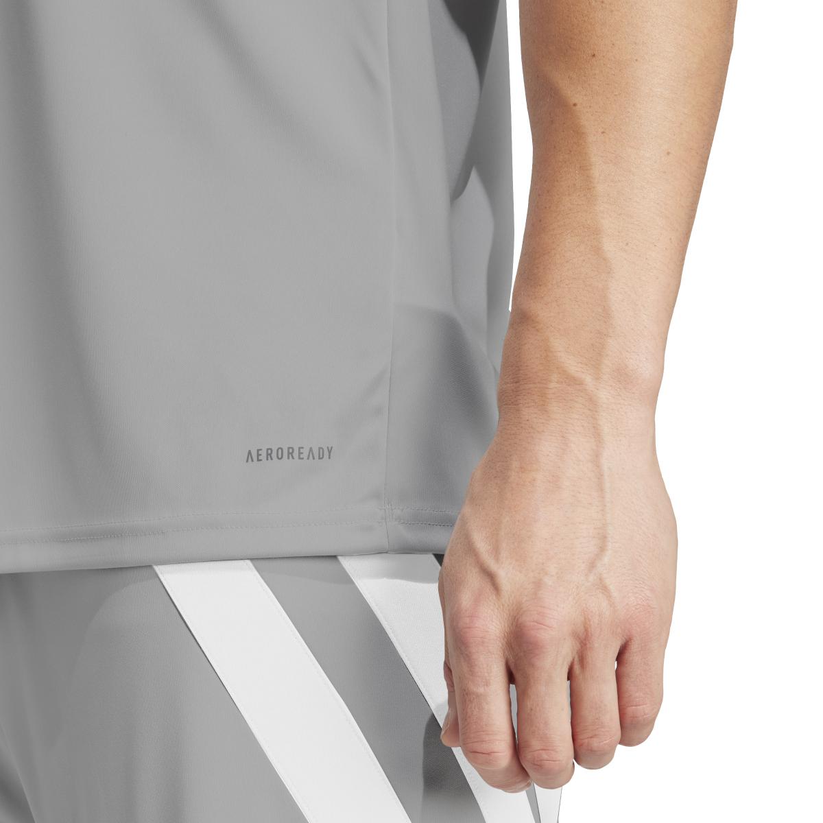 product/a/d/adidas_ik5772_10_apparel_on_model_detail_view_2_white.jpg
