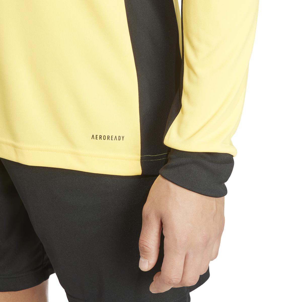 product/a/d/adidas_in8142_8_apparel_on_model_detail_view_2_white.jpg