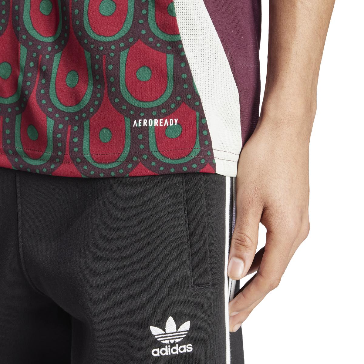 product/a/d/adidas_ip6377_9_apparel_on_model_detail_view_2_white.jpg