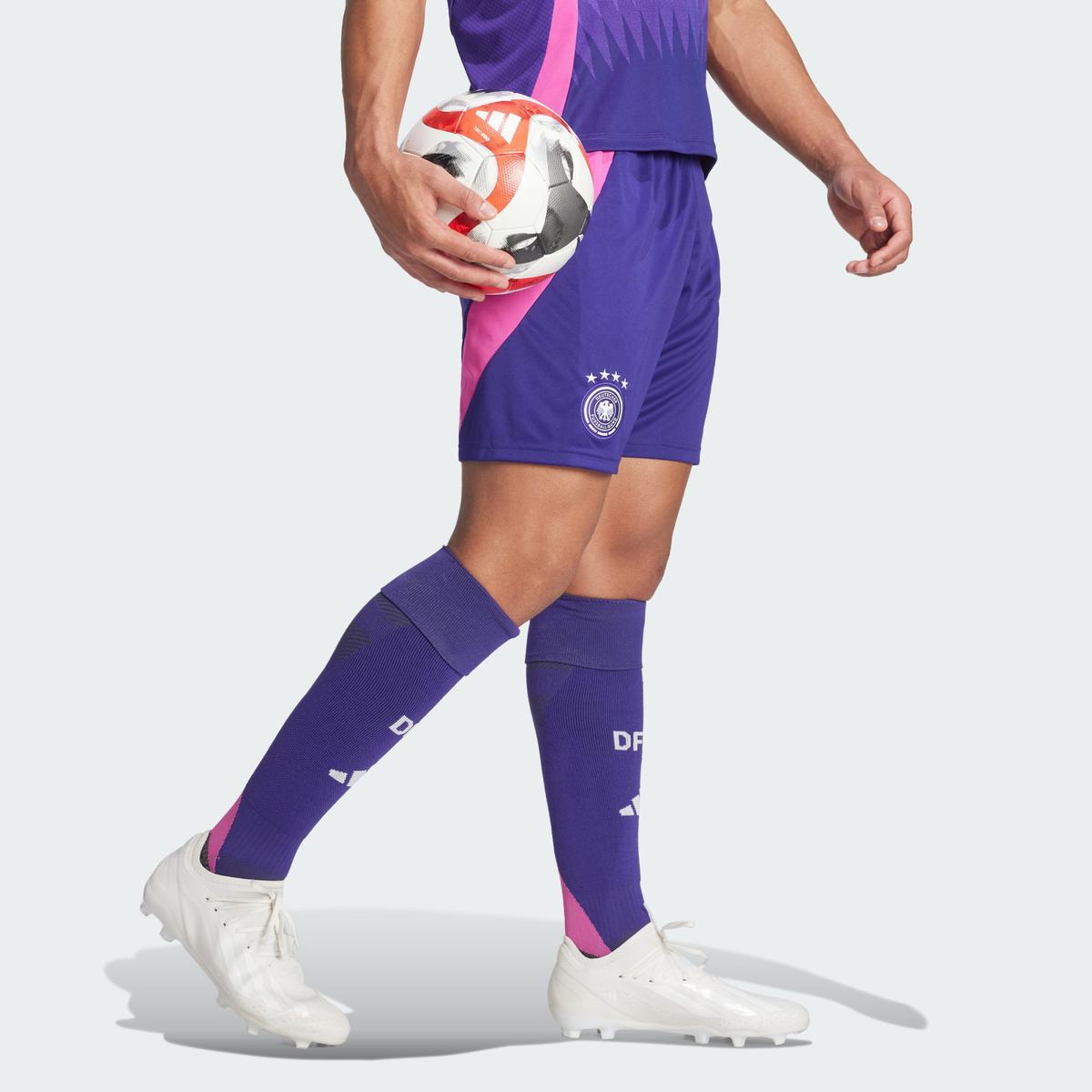 product/a/d/adidas_ip8167_team-colleg-purple_4.jpg