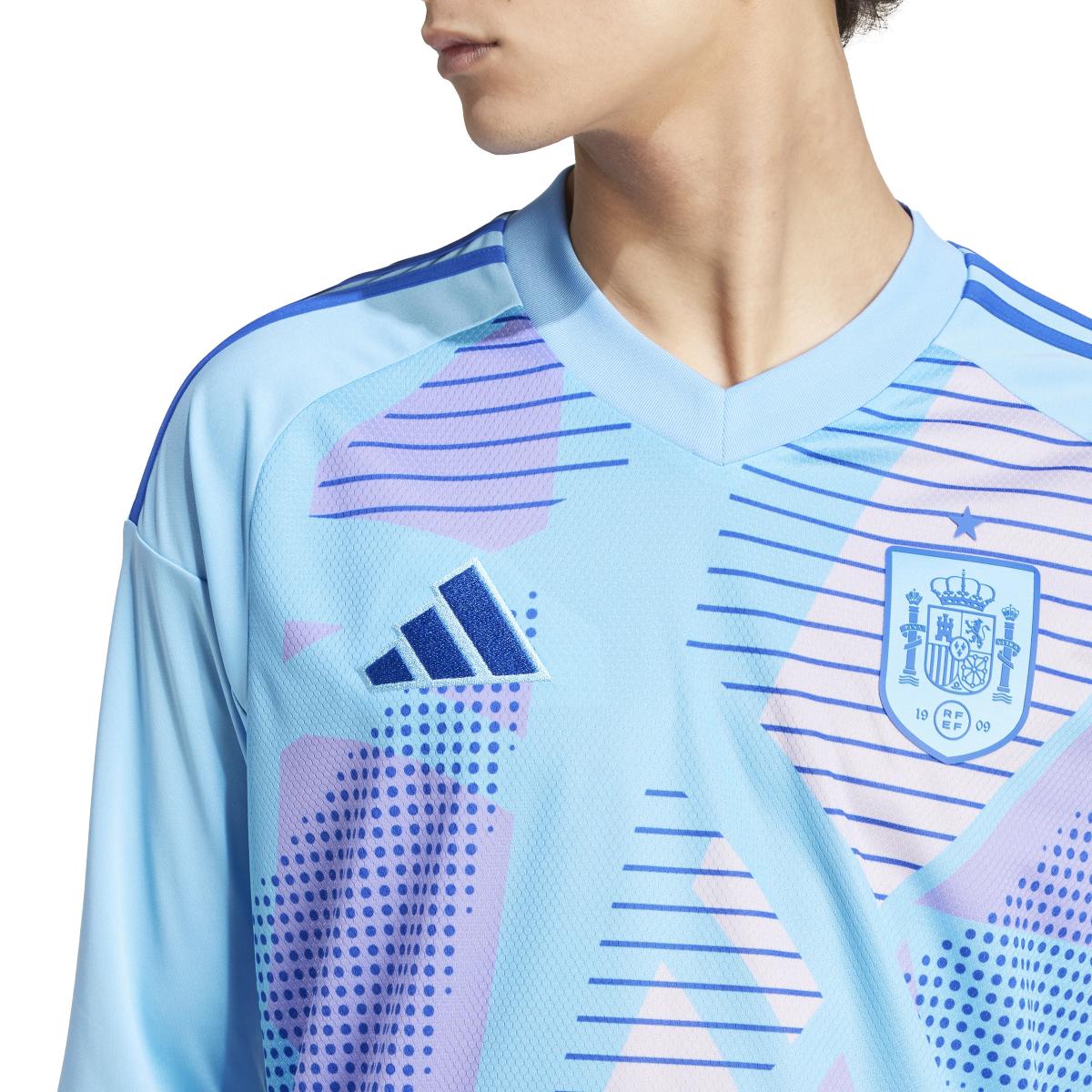 product/a/d/adidas_ip9335_8_apparel_on_model_detail_view_1_white.jpg