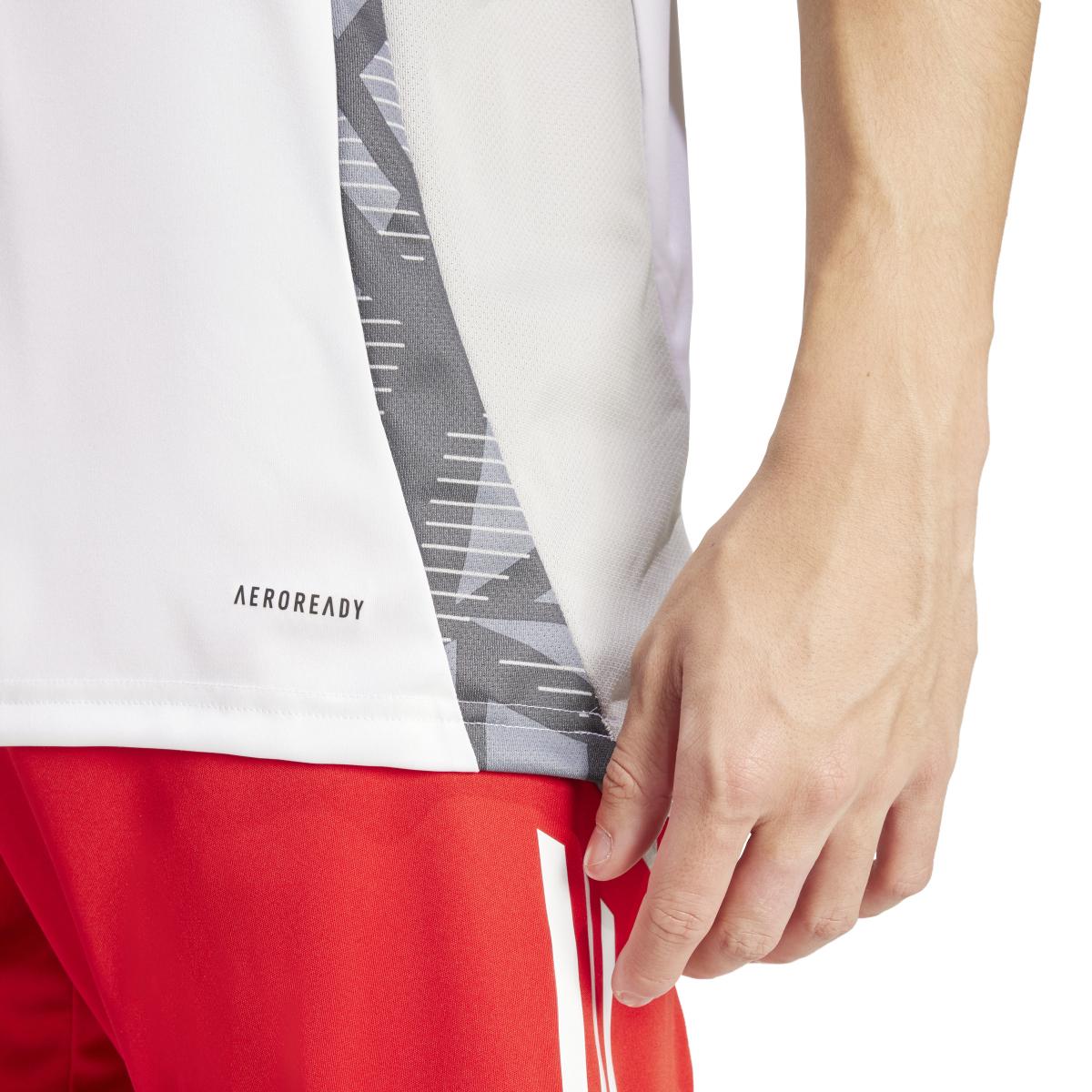 product/a/d/adidas_ir5479_9_apparel_on_model_detail_view_1_white.jpg