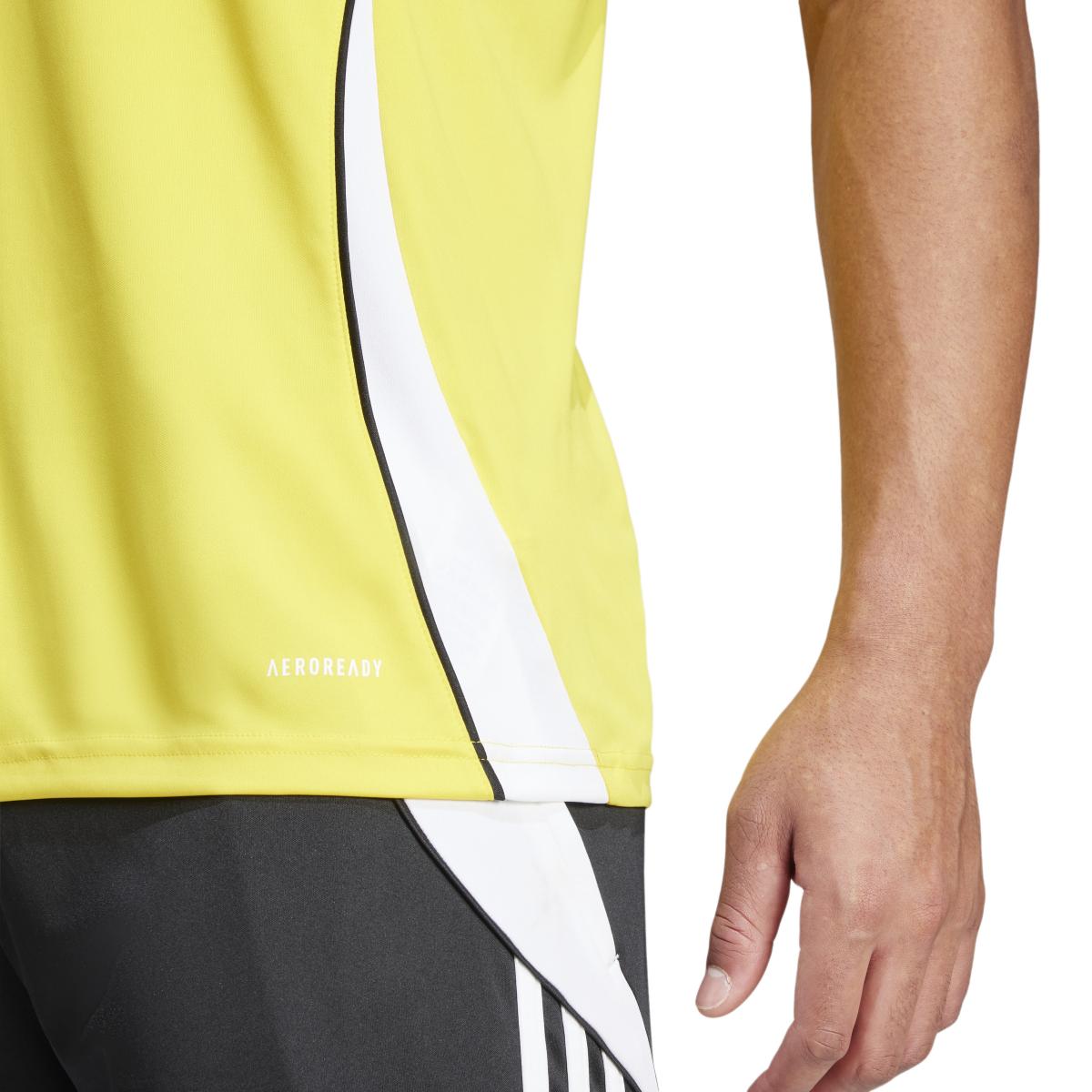 product/a/d/adidas_is1015_9_apparel_on_model_detail_view_1_white.jpg