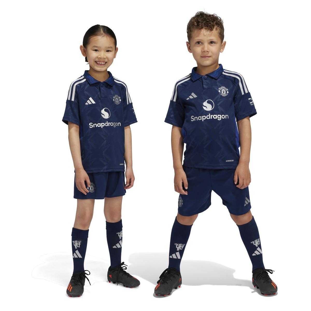 product/a/d/adidas_it1963_10_apparel_on_model_standard_unisex_pair_shot_white.jpg