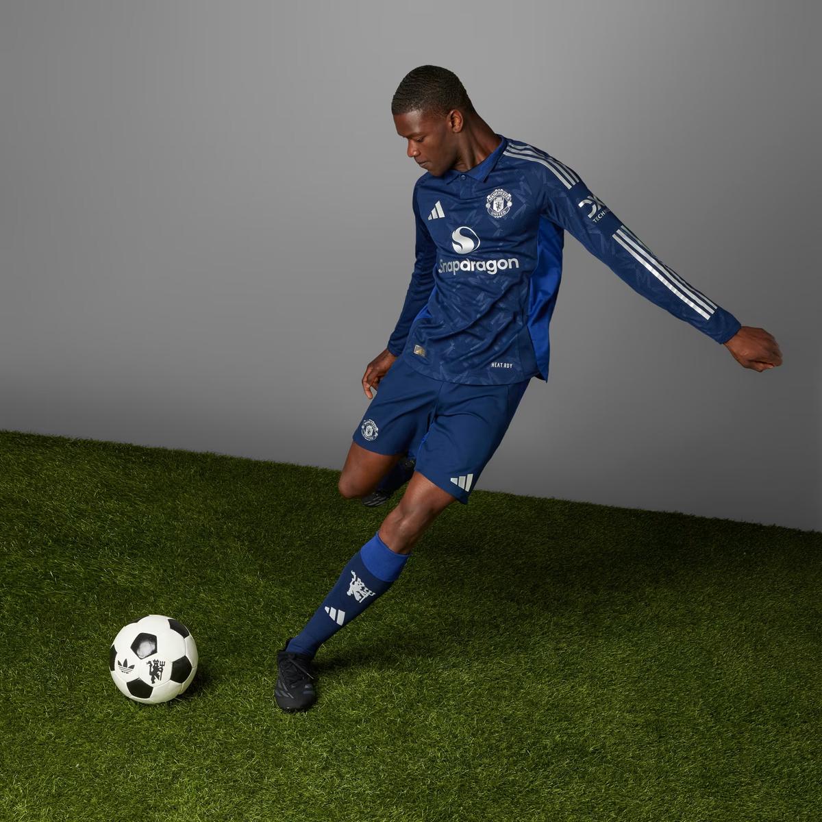 product/a/d/adidas_it1982_blue_10.jpg