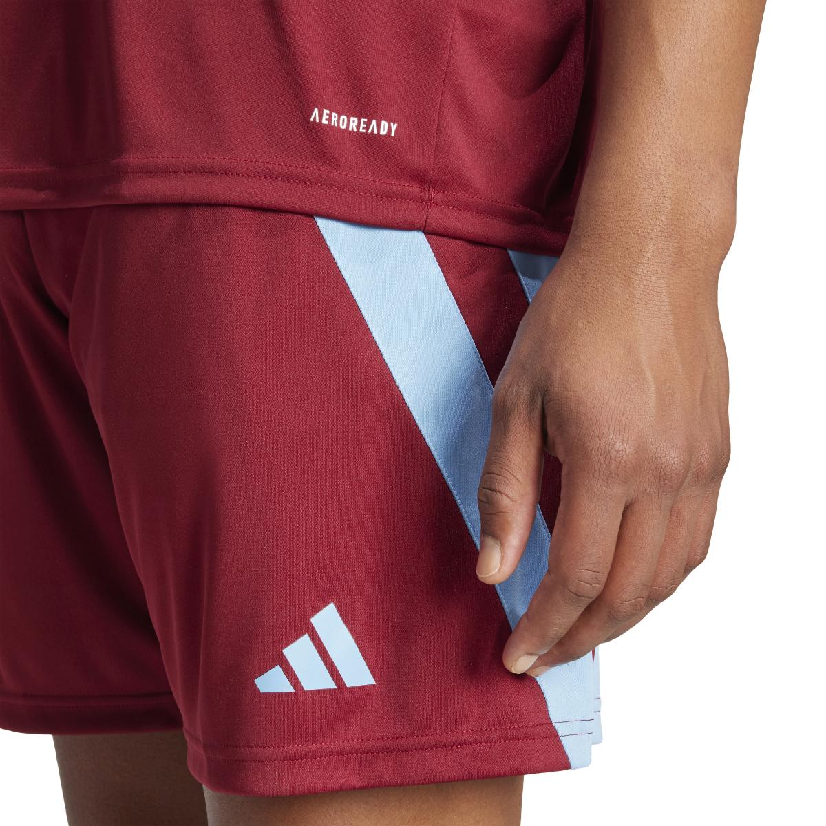 product/a/d/adidas_it5652_9_apparel_on_model_detail_view_2_white.jpg