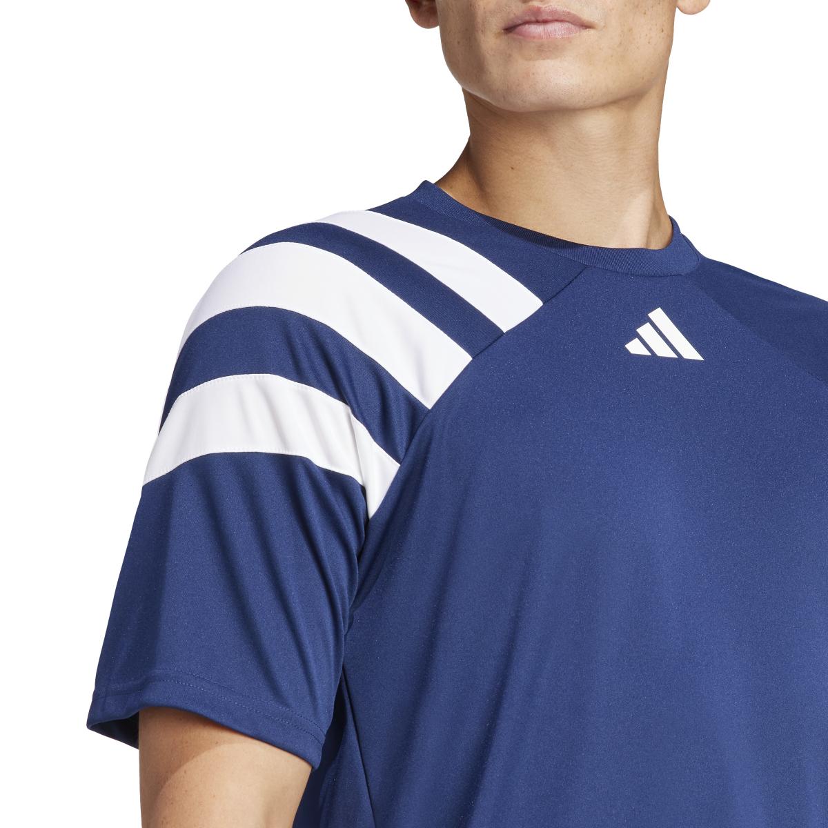 product/a/d/adidas_it5658_8_apparel_on_model_detail_view_1_white.jpg