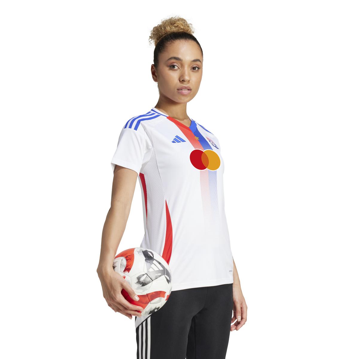 product/a/d/adidas_iv4694_7_apparel_on_model_walking_view_white-nw052424.jpg