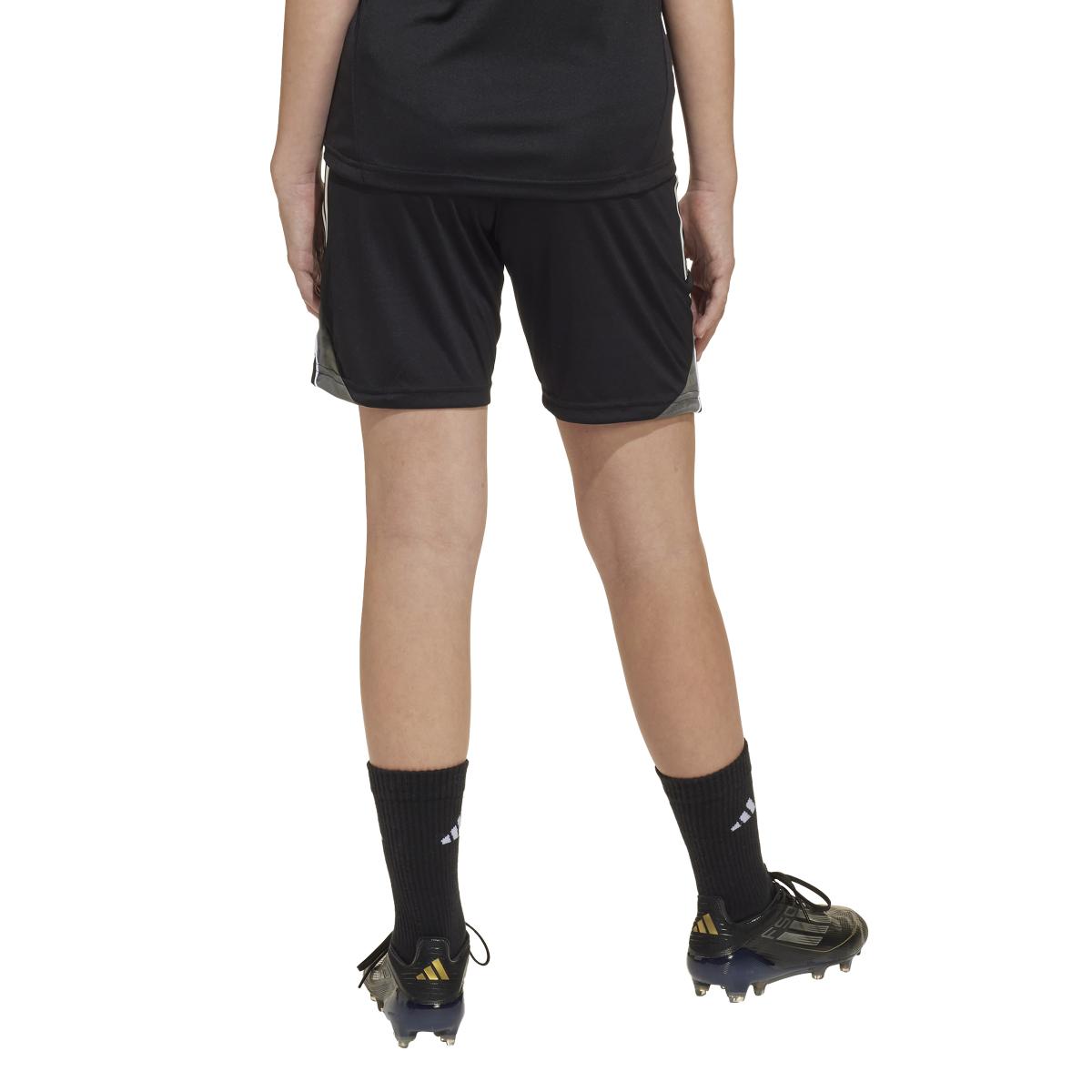 product/a/d/adidas_iw0443_black-tegrfo_3.jpg