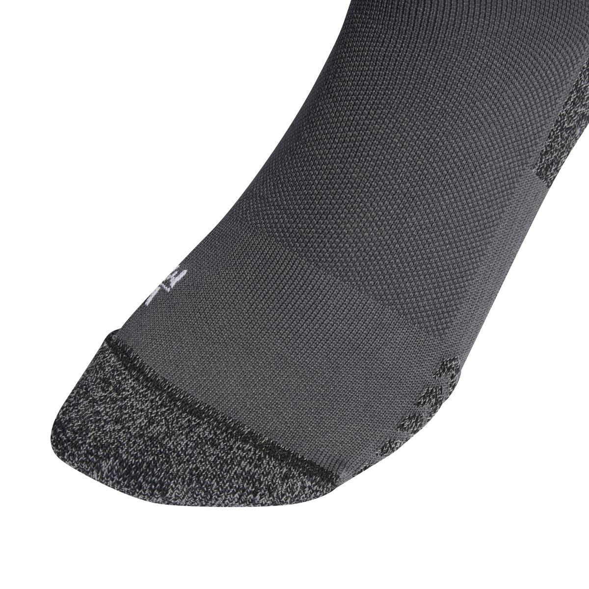 product/a/d/adidas_iw1772_2_hardware_photography_detail_view_1_white.jpg