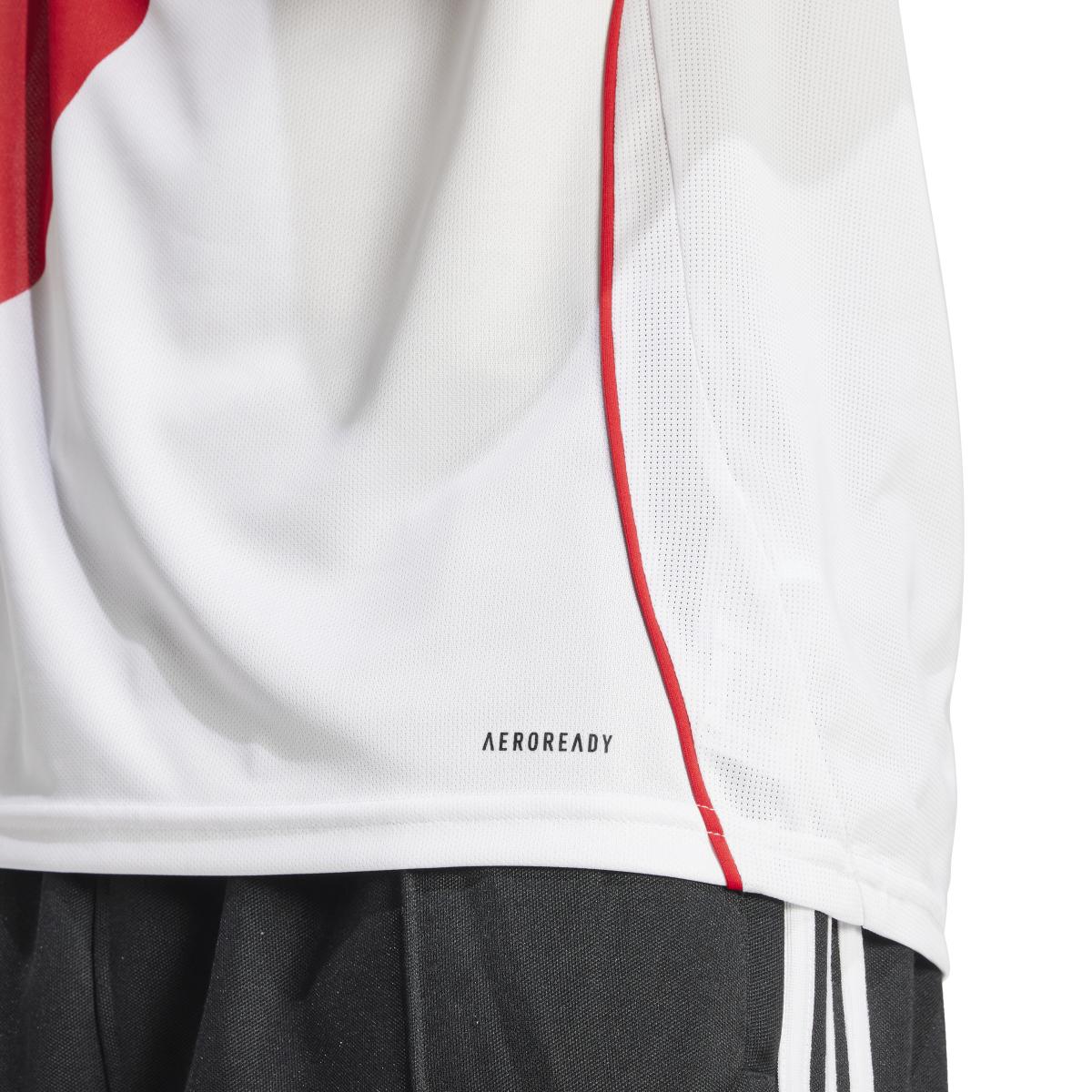 product/a/d/adidas_ix5098_8_apparel_on_model_detail_view_2_white.jpg