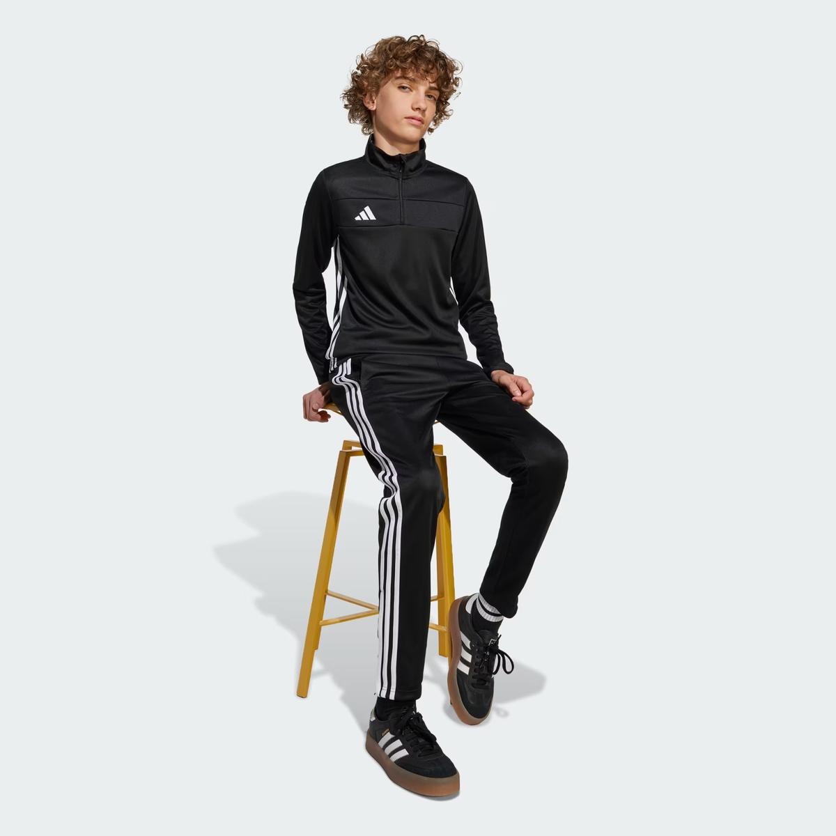product/a/d/adidas_jd0565_black-white_6.jpg