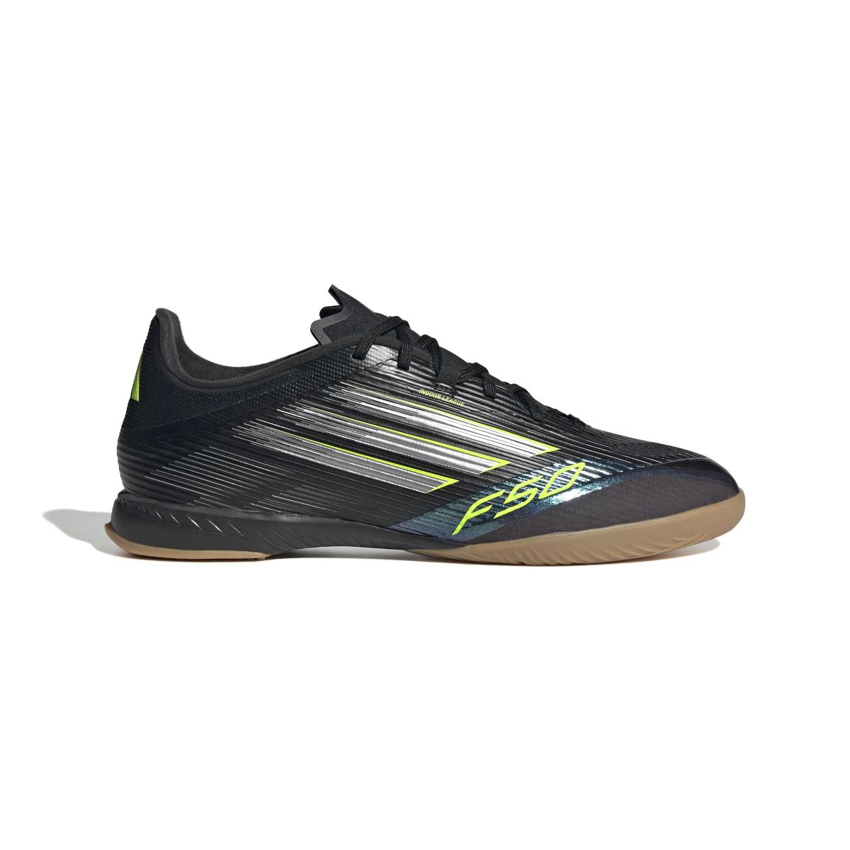 product/a/d/adidas_jh7720_1_footwear_photography_side_lateral_center_view_white-nw091625.jpg