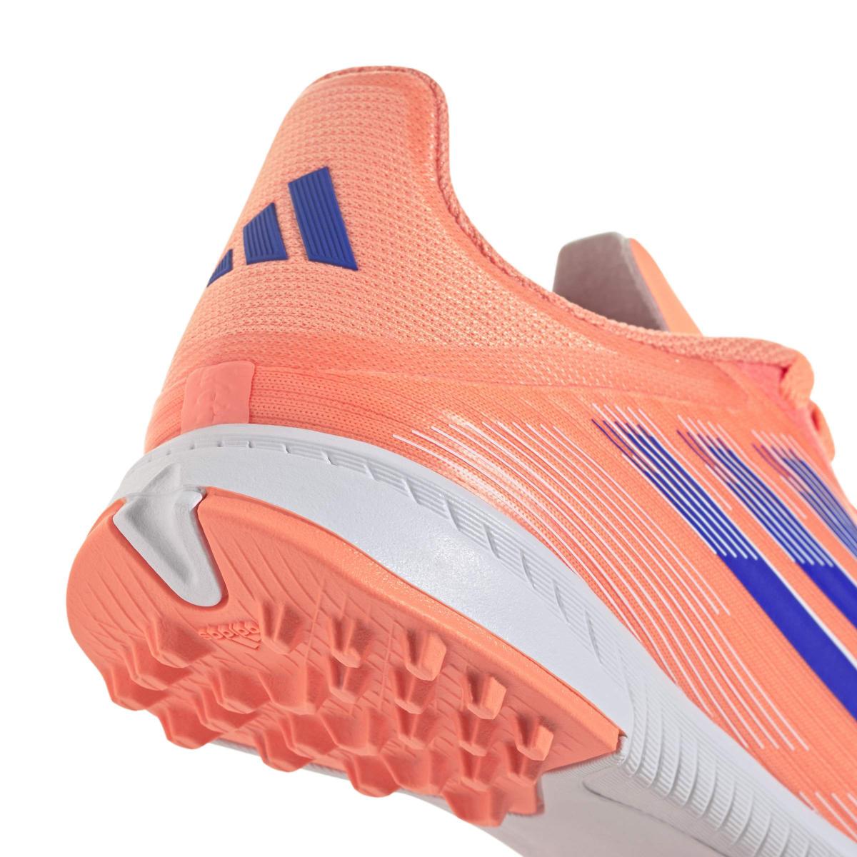 product/a/d/adidas_ji0001_7_footwear_photography_detail_view_1_white.jpg
