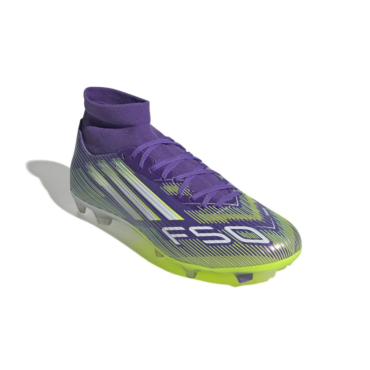 product/a/d/adidas_ji0886_5_footwear_photography_front_lateral_top_view_white-nw091625.jpg