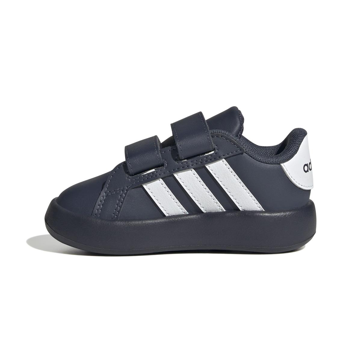 product/a/d/adidas_ji0980_5_footwear_photography_side_medial_center_view_white-nw091625.jpg