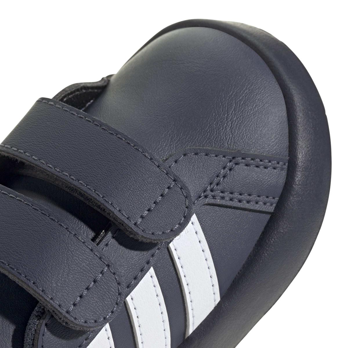 product/a/d/adidas_ji0980_8_footwear_photography_detail_view_1_white-nw091625.jpg