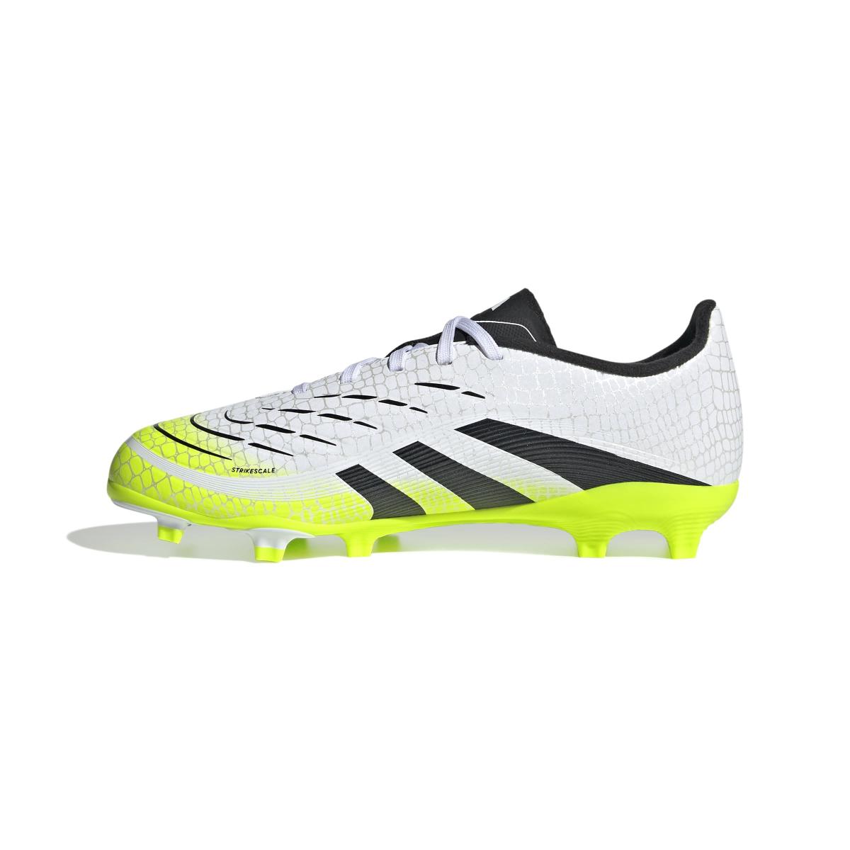product/a/d/adidas_ji1125_4_footwear_photography_side_medial_center_view_white-nw091625.jpg