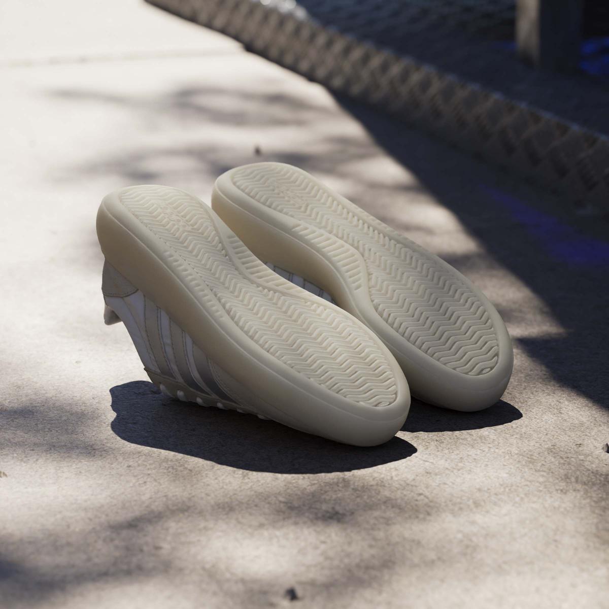 product/a/d/adidas_ji2321_16_footwear_photography_heromrktng_view_4-nw091625.jpg