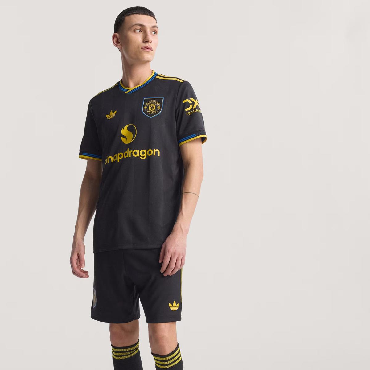 product/a/d/adidas_ji7419_2.jpg