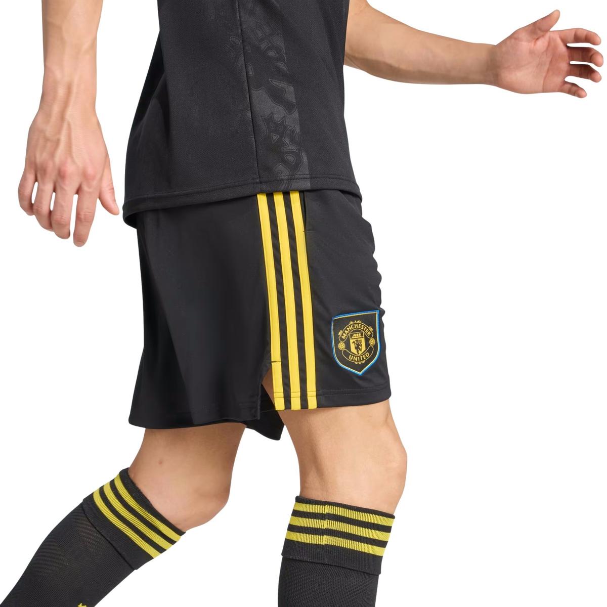 product/a/d/adidas_ji7420_1.jpg