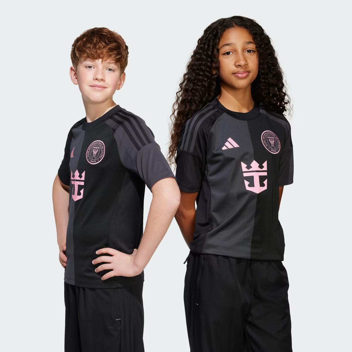 product/a/d/adidas_ji9123_black_3.jpg