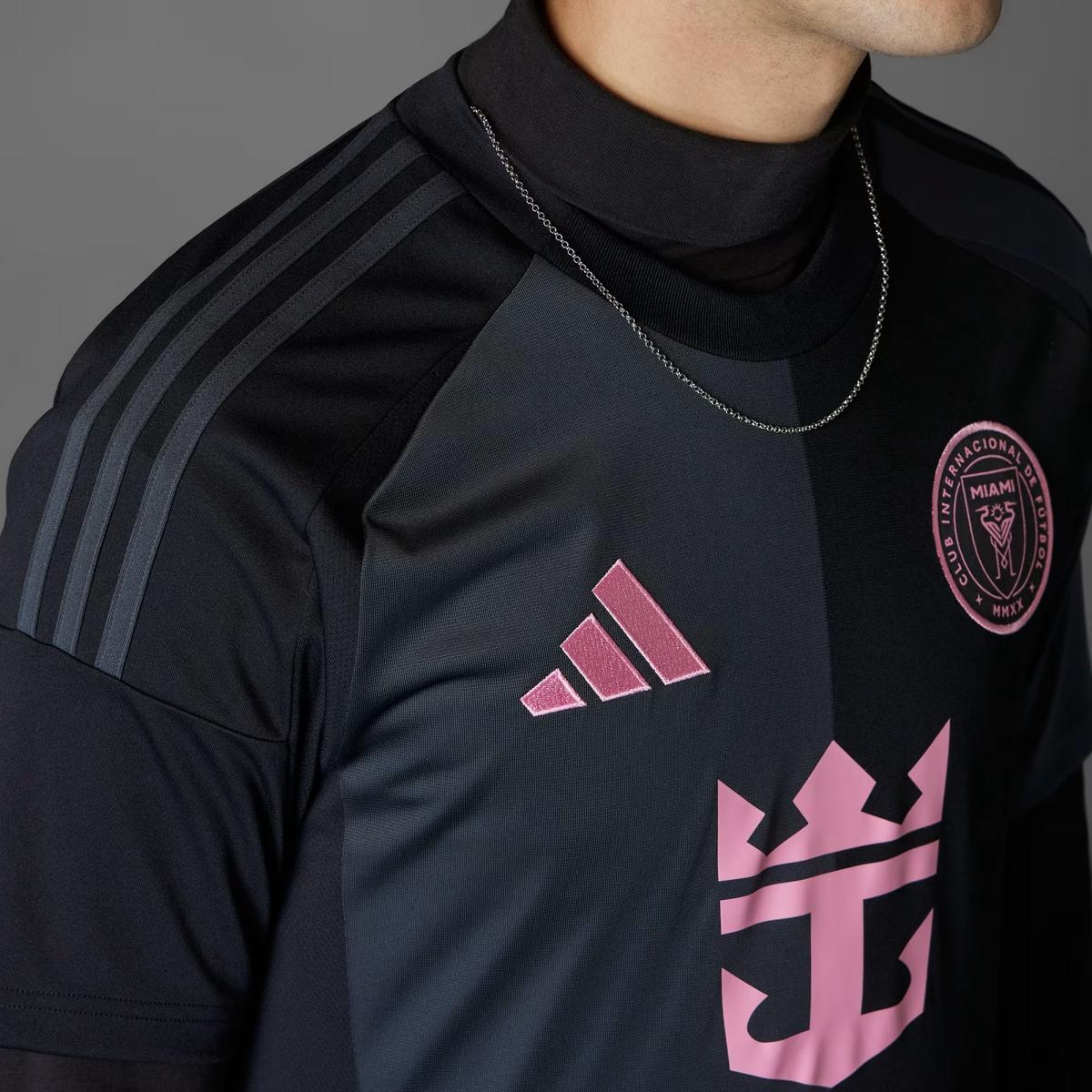 product/a/d/adidas_ji9124_black_9.jpg