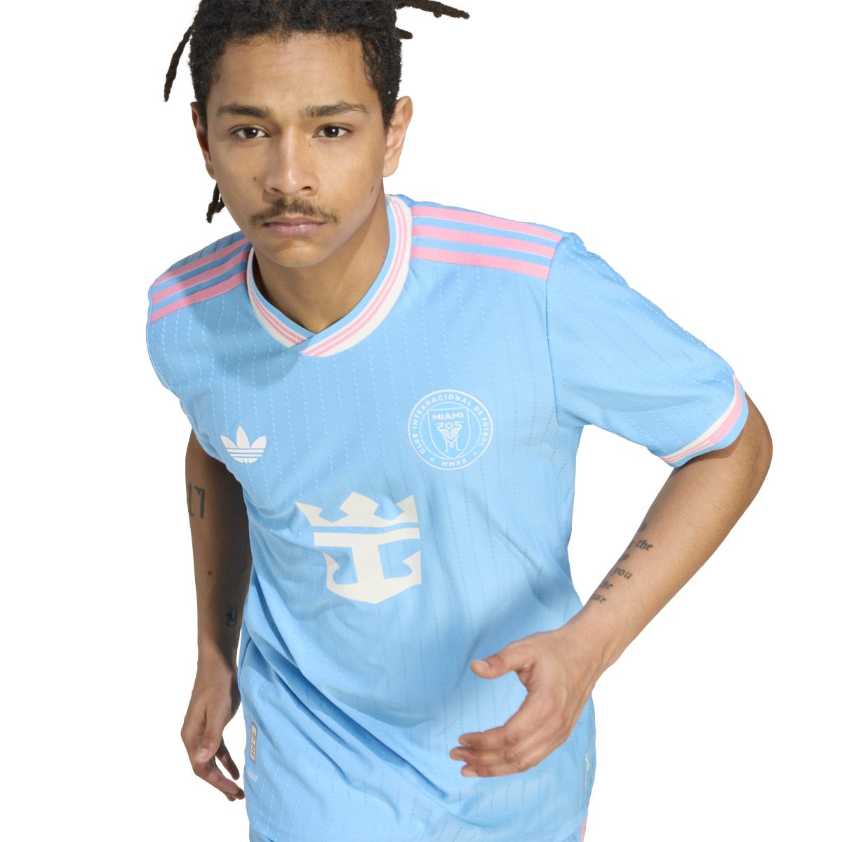 product/a/d/adidas_jn8479_7_apparel_on_model_detail_view_1_white.jpg