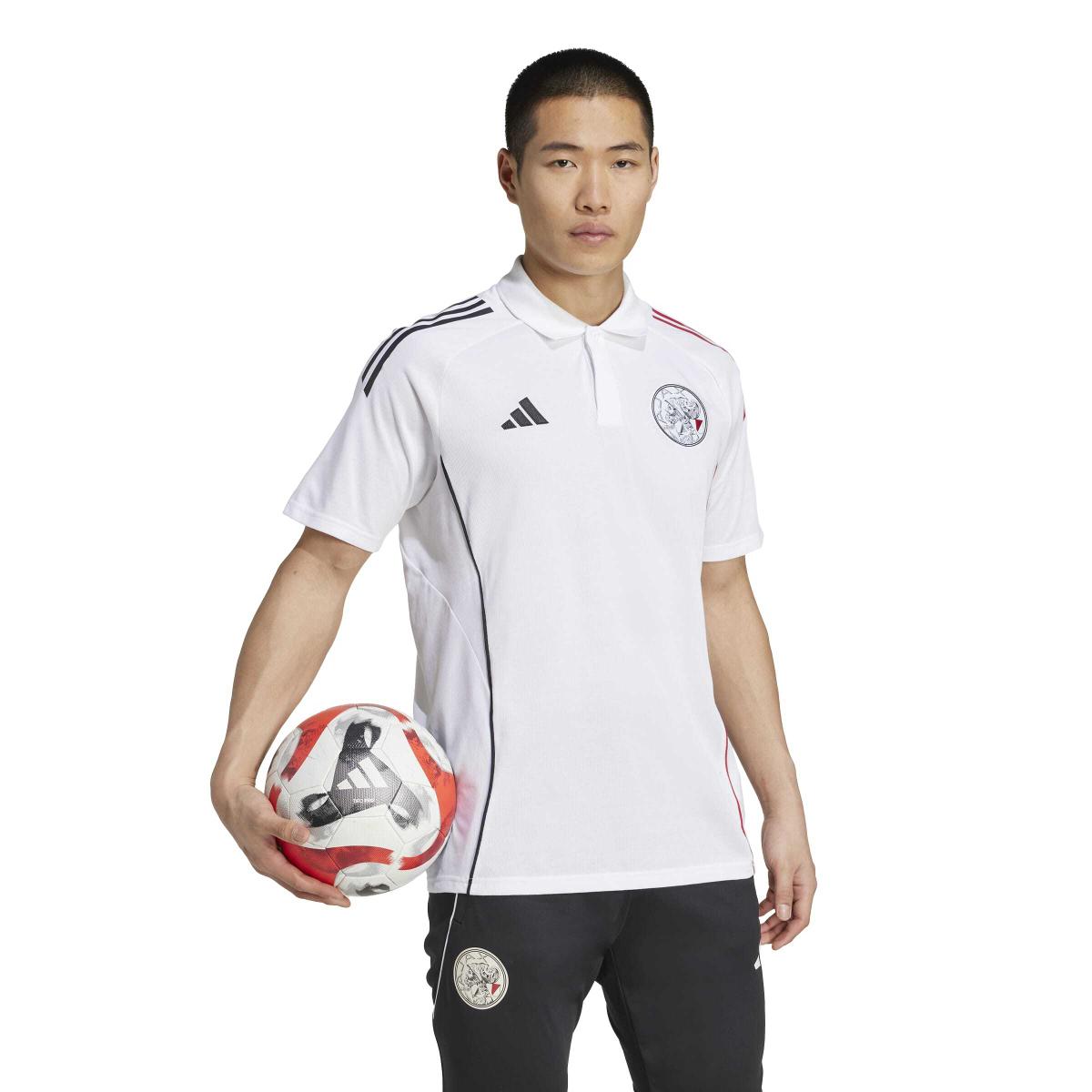 product/a/d/adidas_jp1762_4_apparel_on_model_walking_view_white.jpg