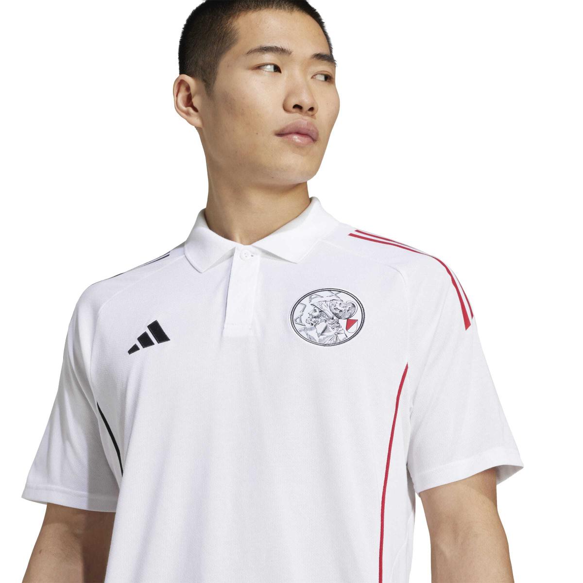 product/a/d/adidas_jp1762_7_apparel_on_model_detail_view_2_white.jpg
