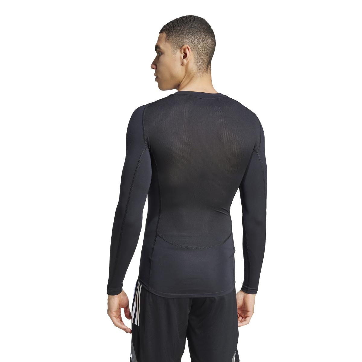 product/a/d/adidas_jp2944_black_3.jpg