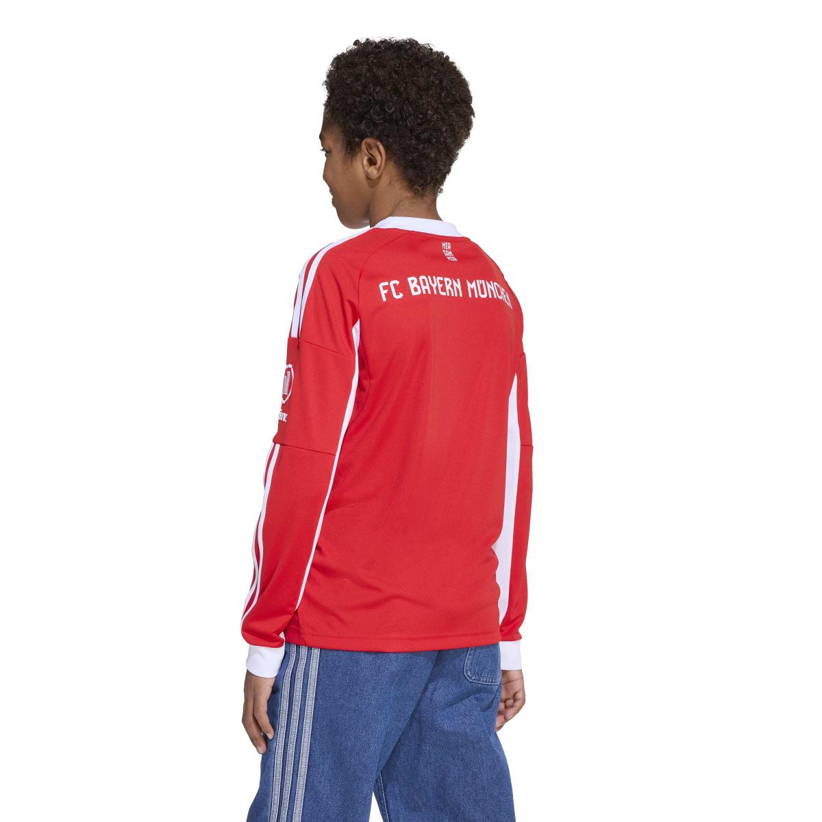 product/a/d/adidas_jp3687_4_apparel_on_model_back_view_white.jpg